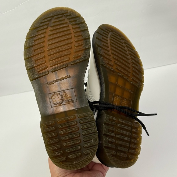 Dr Marten white patent boot like new women’s 8 - Picture 7 of 9